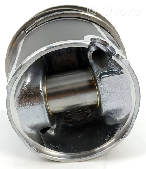 Volkswagen Typ3 Piston 038107065GG