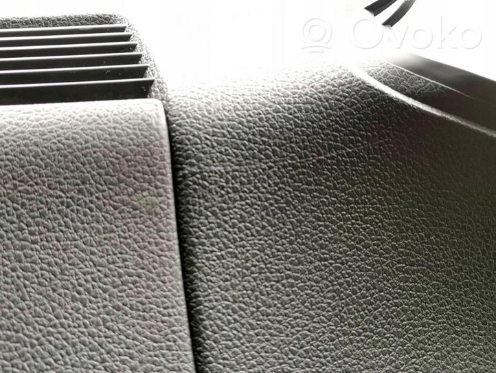 Volkswagen Sharan Rivestimento pannello laterale del bagagliaio/baule 7N0867036D