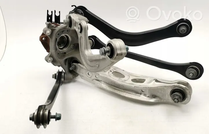 Audi A4 S4 B9 8W Fusée d'essieu, suspension de roue 8W0505436AA