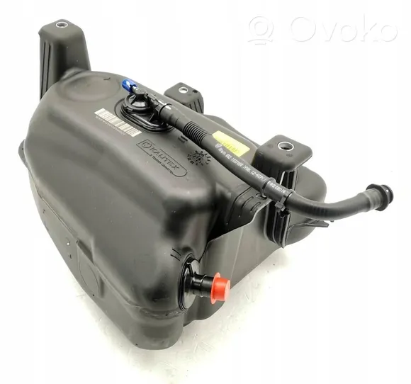 Volkswagen PASSAT B8 Serbatoio vaschetta liquido AdBlue 3Q0131877H