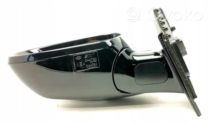 KIA Sportage Front door electric wing mirror 87610-F1110