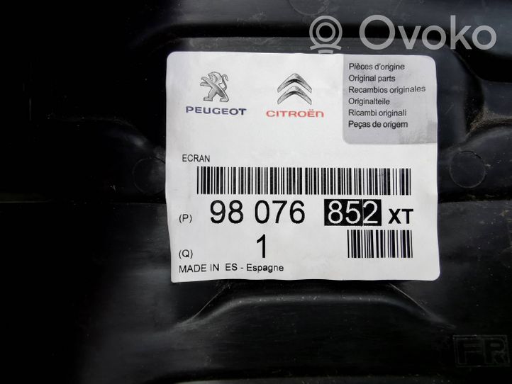 Citroen C4 II Picasso Grotelės apatinės (trijų dalių) 9807685277