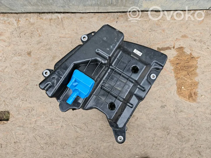 Audi A4 S4 B9 8W AdBlue-nestesäiliö 8W0131878AT