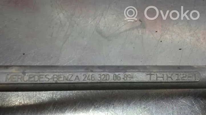 Mercedes-Benz A W176 Stabilisateur avant lien, barre anti-roulis 