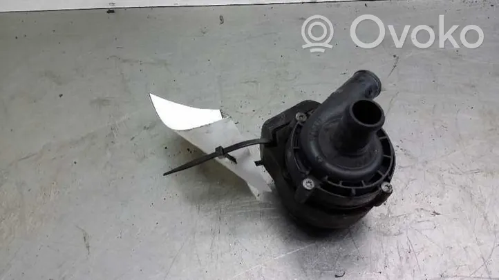 Mercedes-Benz R W251 Water pump A2118350028