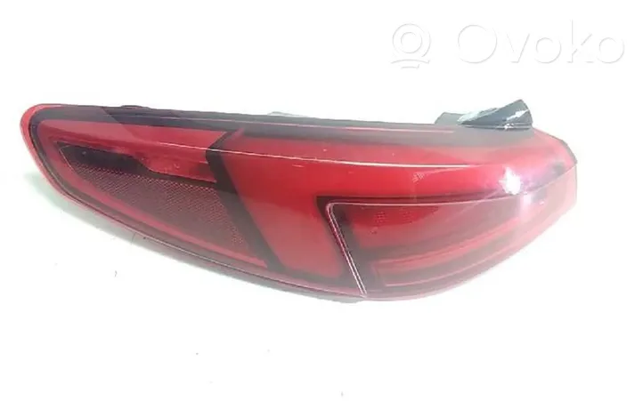 BMW 2 F44 Lampa tylna 746546514