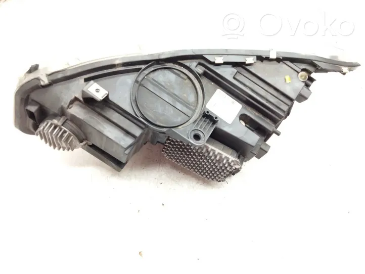 BMW 2 F46 Lampa przednia 747221401