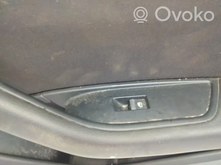 Audi A4 Allroad Boczki / Poszycie drzwi przednich 