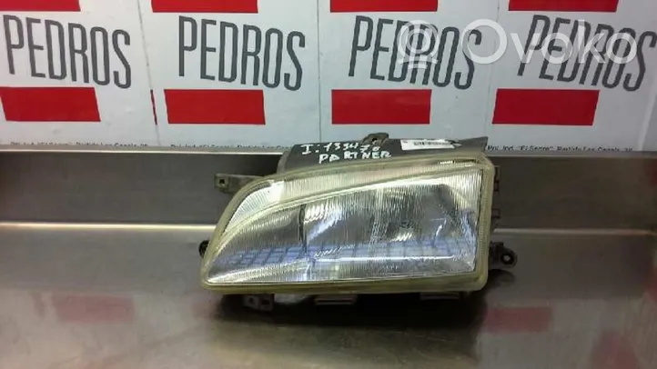 Peugeot Partner Lampa przednia 