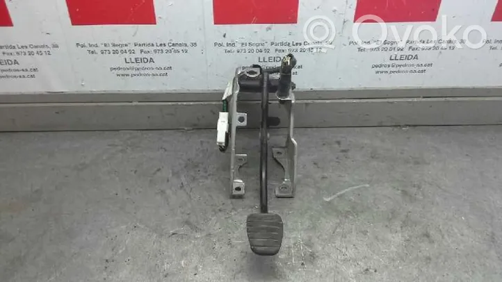 Opel Vivaro Brake pedal 