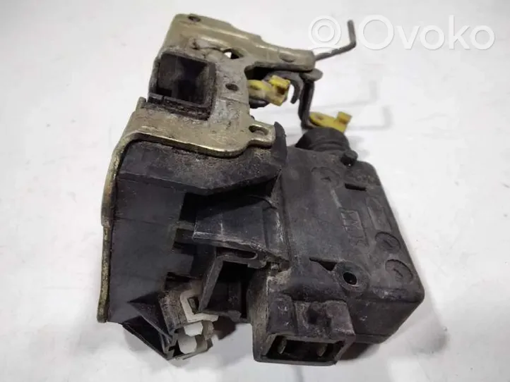 Renault Safrane Zamek drzwi przednich 7701036100