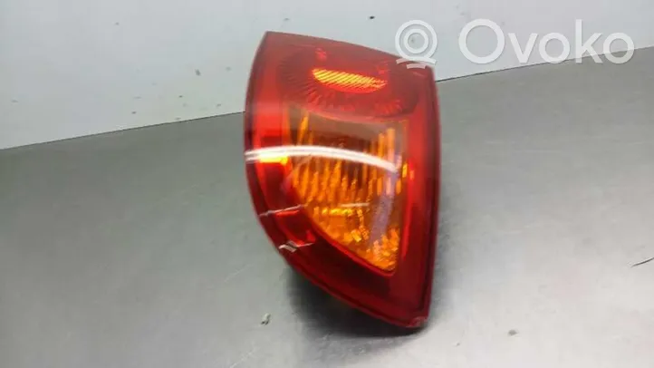 Hyundai Elantra Rear/tail lights 924022D710