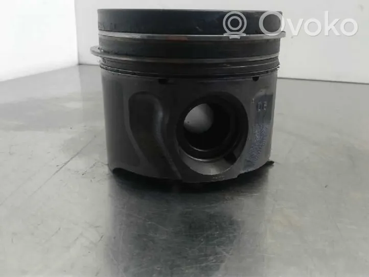 Ford Mondeo Mk III Piston 