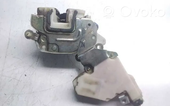 Nissan Serena Serratura portiera anteriore 805526U01