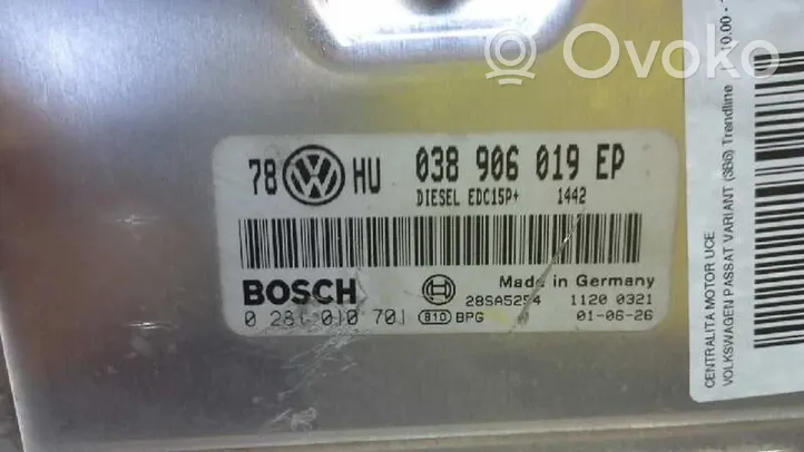 Volkswagen Passat Alltrack Moottorin ohjainlaite/moduuli 0281010701