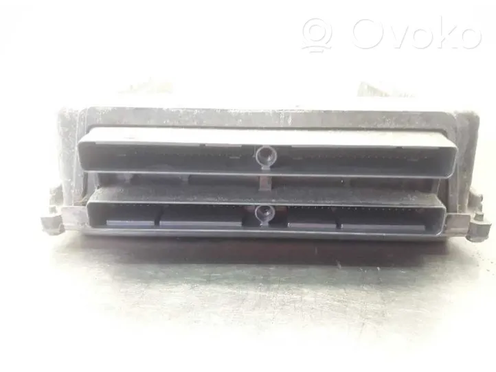 Opel Frontera B Calculateur moteur ECU 8122028590