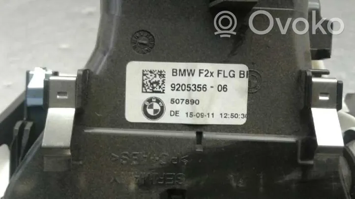 BMW 1 E82 E88 Rejilla de ventilación central del panel 920535606