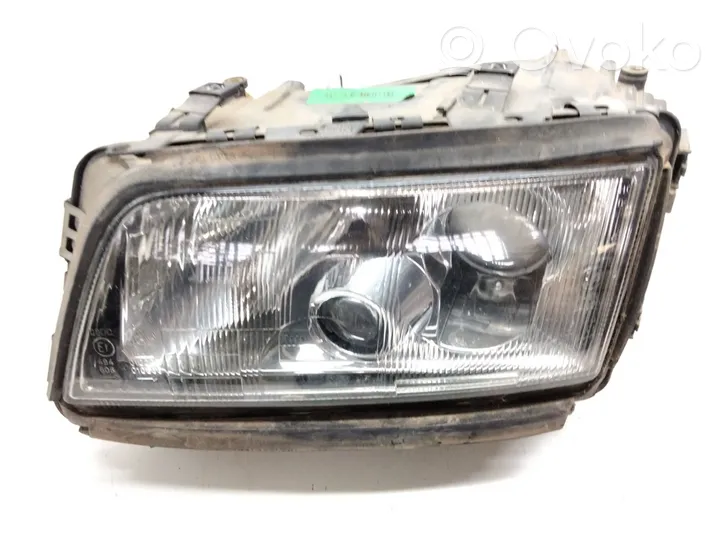 Audi A8 S8 D2 4D Lampa przednia 1307022218