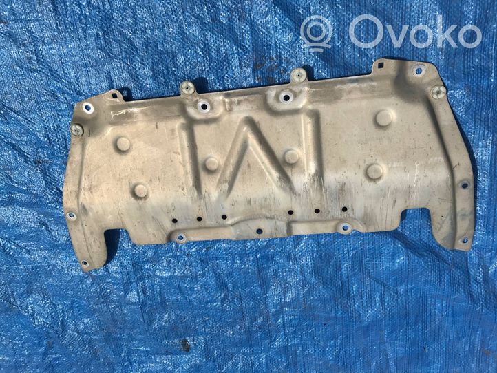 BMW 5 G30 G31 Protezione anti spruzzi/sottoscocca del motore 6868620