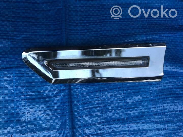 BMW 7 F01 F02 F03 F04 Indicatore di direzione del parafango anteriore 7203371