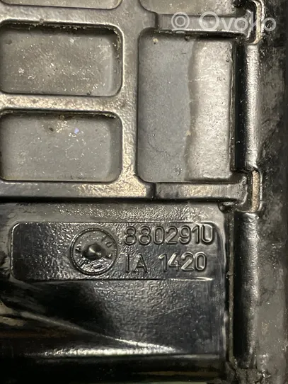Ford Galaxy Interkūlerio radiatorius 8802910