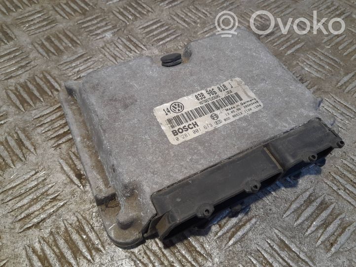 Volkswagen Golf IV Calculateur moteur ECU 038906018J