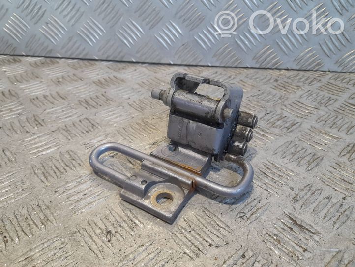 Audi A4 S4 B7 8E 8H Cerniera superiore della portiera anteriore 8E0831411B