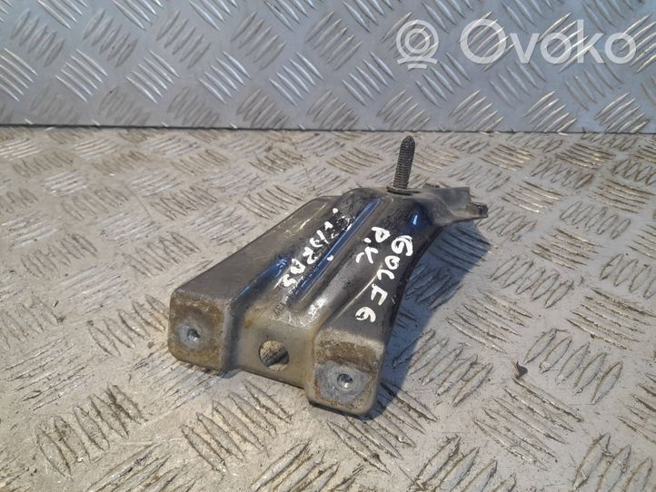 Volkswagen Golf VI Supporto di montaggio del parafango 5K6821137