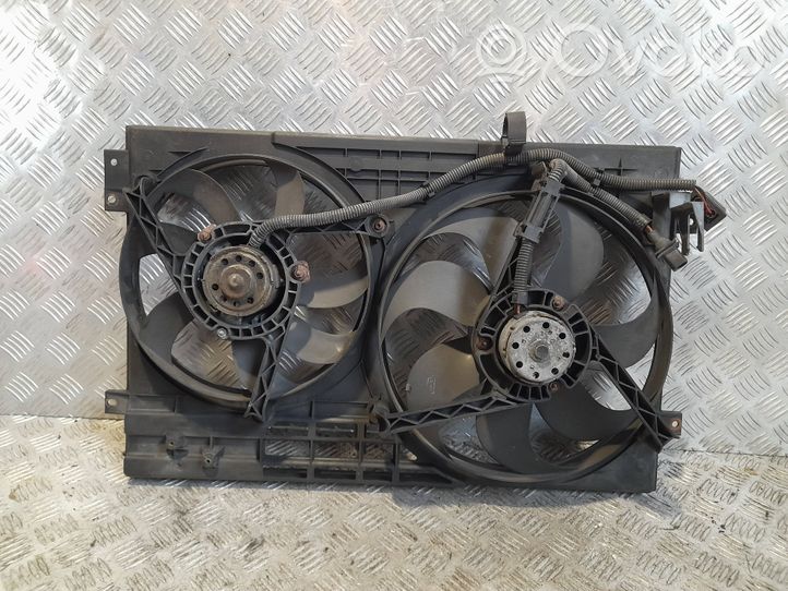 Audi TT Mk1 Convogliatore ventilatore raffreddamento del radiatore 8N0121205A