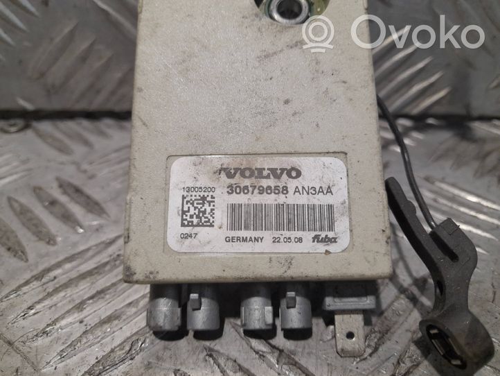 Volvo V70 Moduł / Sterownik anteny 30679658