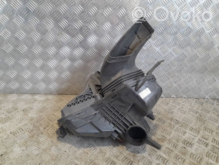 Audi A4 S4 B8 8K Boîtier de filtre à air 8K0133837T