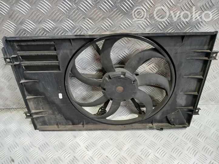 Volkswagen PASSAT B6 Kale ventilateur de radiateur refroidissement moteur 1K0121205AG