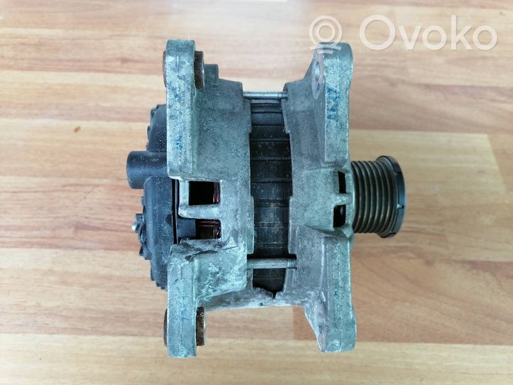 Dacia Sandero Generatore/alternatore 231008593R