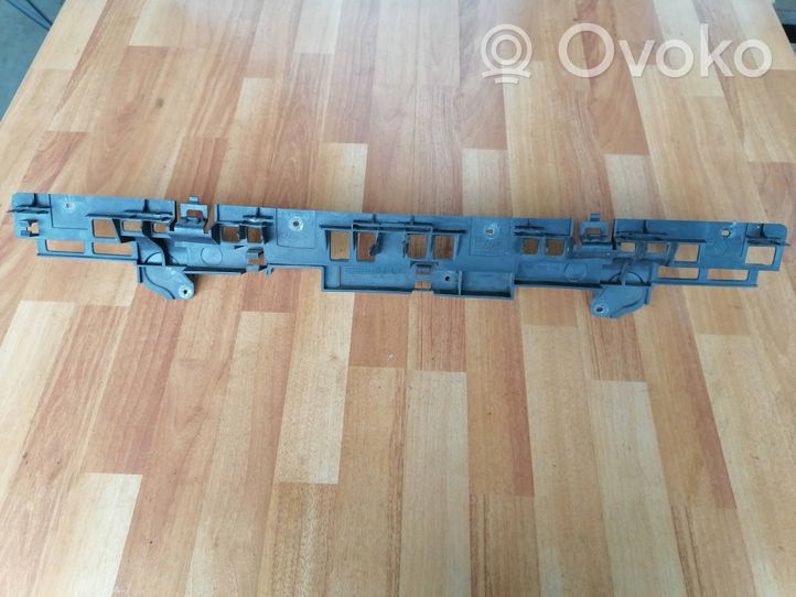 Renault Clio III Support de pare-chocs arrière 8200612743