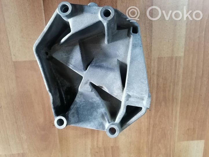 Saab 9-3 Ver2 Staffa di montaggio del compressore dell’A/C 55210423