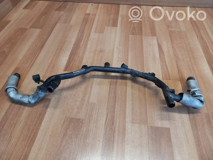 Volkswagen Touareg I Tuyau de liquide de refroidissement moteur 07Z121065M