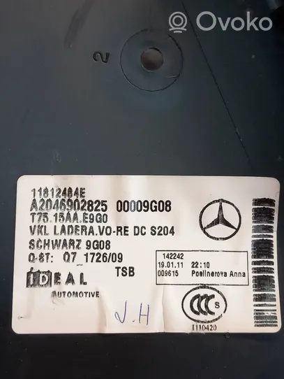 Mercedes-Benz C W204 Garniture panneau latérale du coffre 11812484E