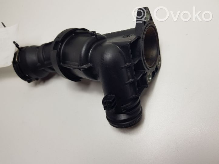 Volkswagen Golf VII Alloggiamento termostato 04L121111