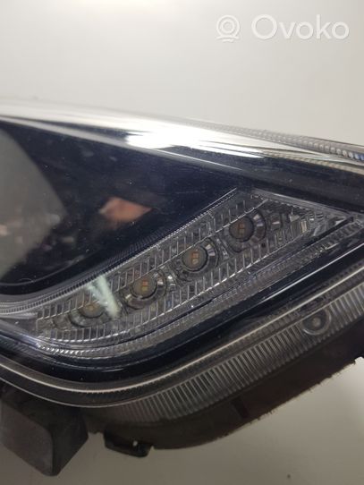 Hyundai Ioniq Lampa przednia 92102G7