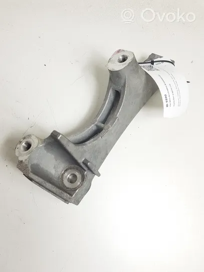 Toyota RAV 4 (XA50) Support, suspension du moteur 