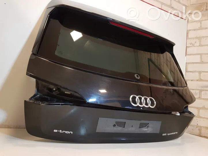 Audi e-tron Takaluukun/tavaratilan kansi 