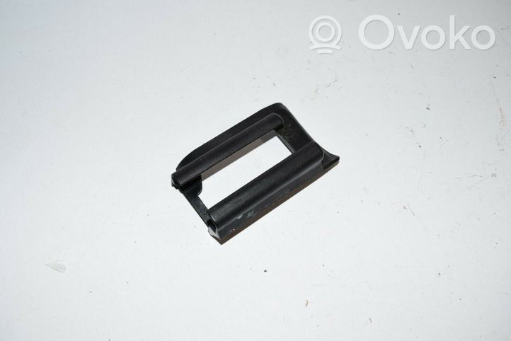 Mercedes-Benz C W204 Cache rail de siège conducteur avant A2049190520