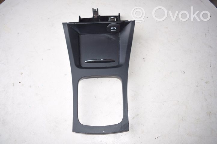 Mercedes-Benz A W169 Contour de levier de vitesses A1696802107