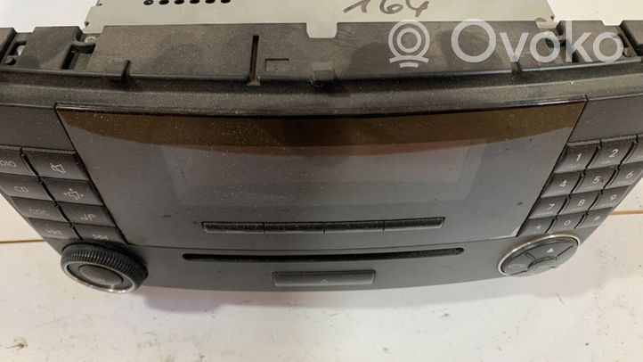 Mercedes-Benz CLK A209 C209 Radio/CD/DVD/GPS-pääyksikkö A2098700989