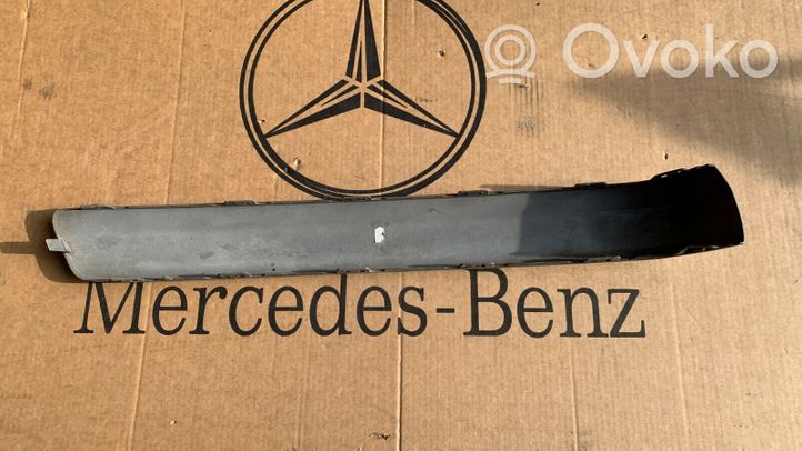 Mercedes-Benz E W210 Enjoliveur de pare-chocs arrière A2108852821