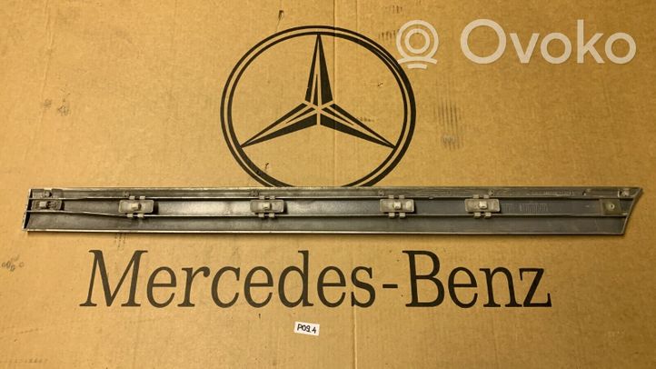 Mercedes-Benz C W203 Apdaila galinių durų (moldingas) A2206901462