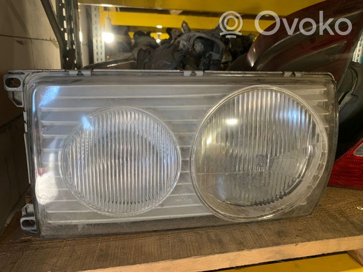 Mercedes-Benz 200 300 W123 Lampa przednia 1305235050L