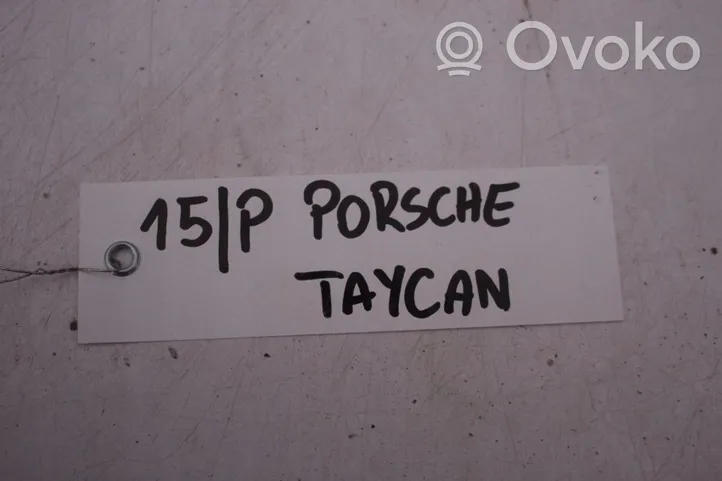 Porsche Taycan 9J1 Priekšpusē dekoratīva bampera uzlikas 7q7