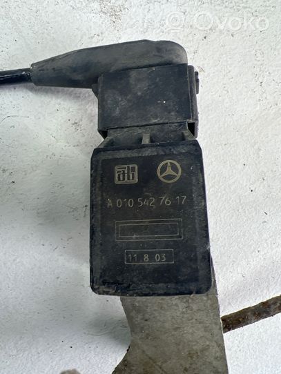 Mercedes-Benz E W211 Palanca del sensor de altura delantero A0105427617