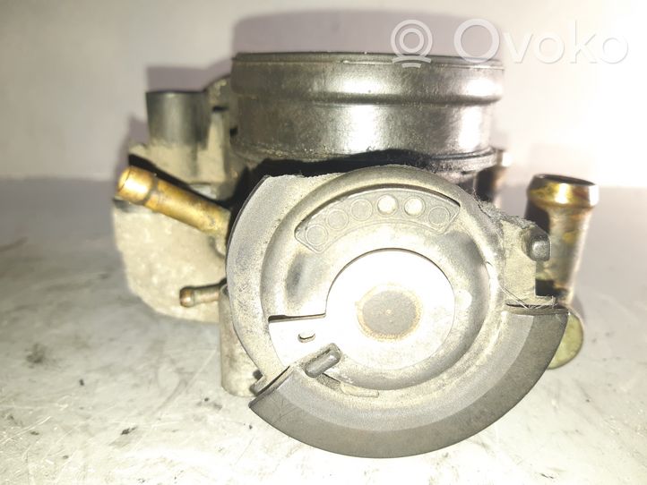 Volkswagen PASSAT B5 Throttle valve 05813306311